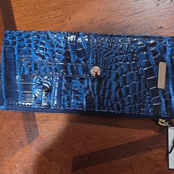 Brahmin Credit Card Wallet - Picture 2 of 2